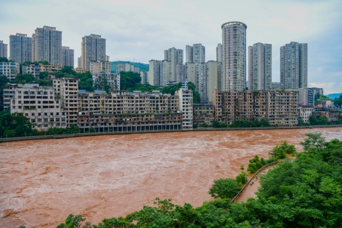 受强降雨影响 重庆火车站今日停运列车65趟