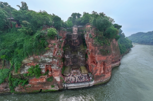 景区敞开大门迎客，旅游体验如何保障？