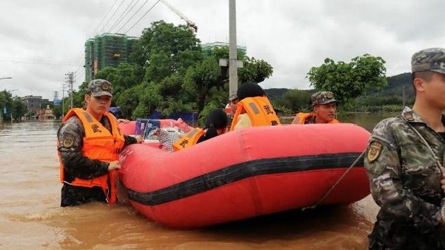 广东强降雨造成多地受灾 已累计转移群众11万人