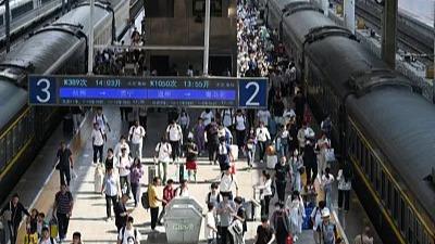 10月1日迎国庆假期铁路客流高峰 预计发送旅客2100万人次