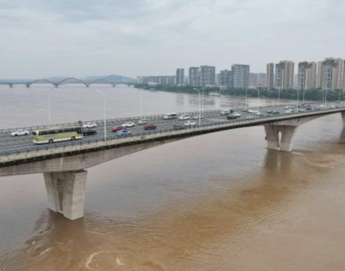 南方降雨区扩大，专家提醒警惕暴雨极端天气