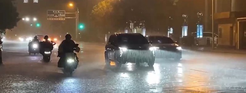 暴雨强对流双预警齐发西北华北等地雨势较强