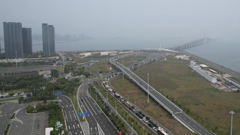 刷新多项纪录！港珠澳大桥再掀暑期“北上”热潮