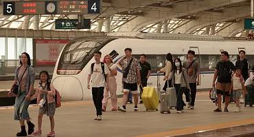 国家铁路局：4月全国铁路旅客发送量36015万人，同比增长9.6%