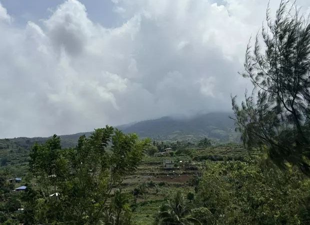 受坎拉翁火山喷发影响菲律宾两地进入灾难状态